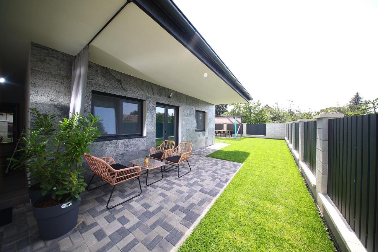 Hori Homes Apartman Siofok Luaran gambar